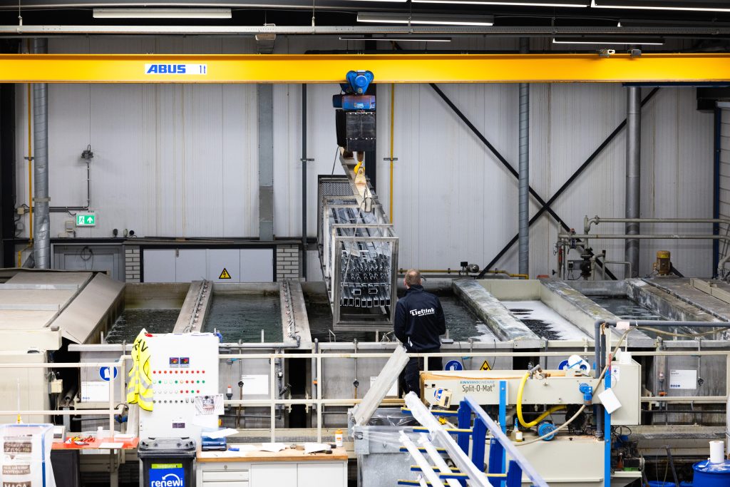 Fotografie van Lieftink aluminiumfabriek voor Circulaire Geveleconomie