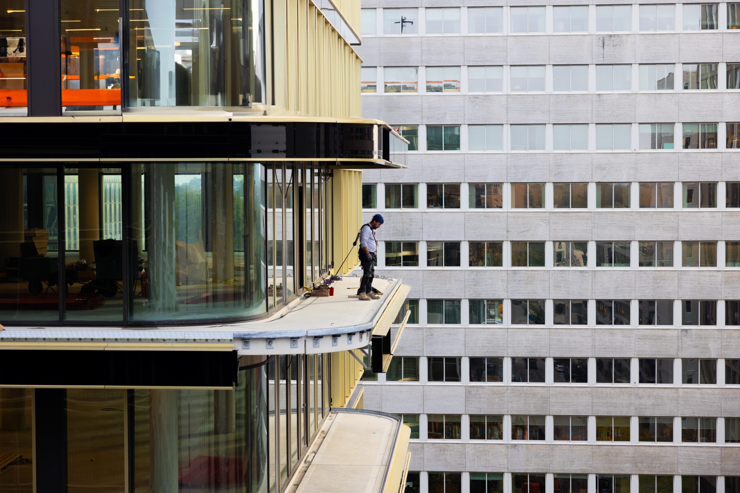 Dronefotografie van werkzaamheden aan het Berghaus in Amsterdam